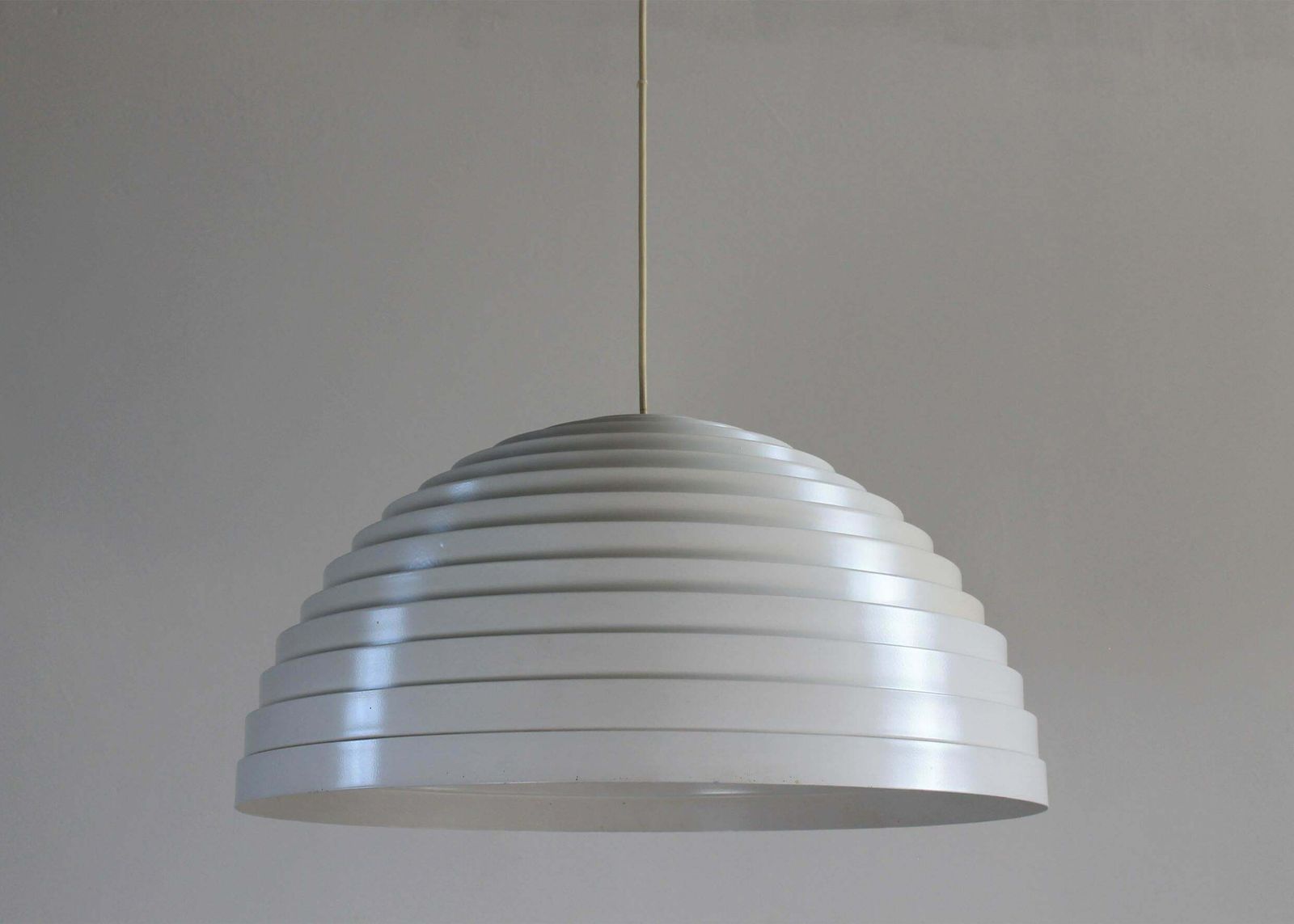 Elio Martinelli Step Chandelier In White Lacquered Metal By Martinelli Luce 70s photo for sale