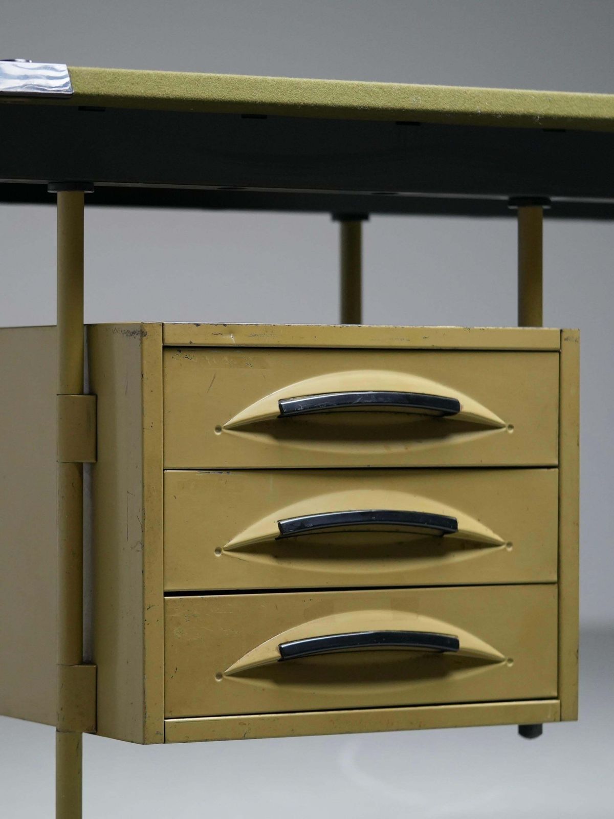 Studio Bbpr For Olivetti "Spazio" Desk With An Olive Felt Top, Italy, 1960's photo Furniture
