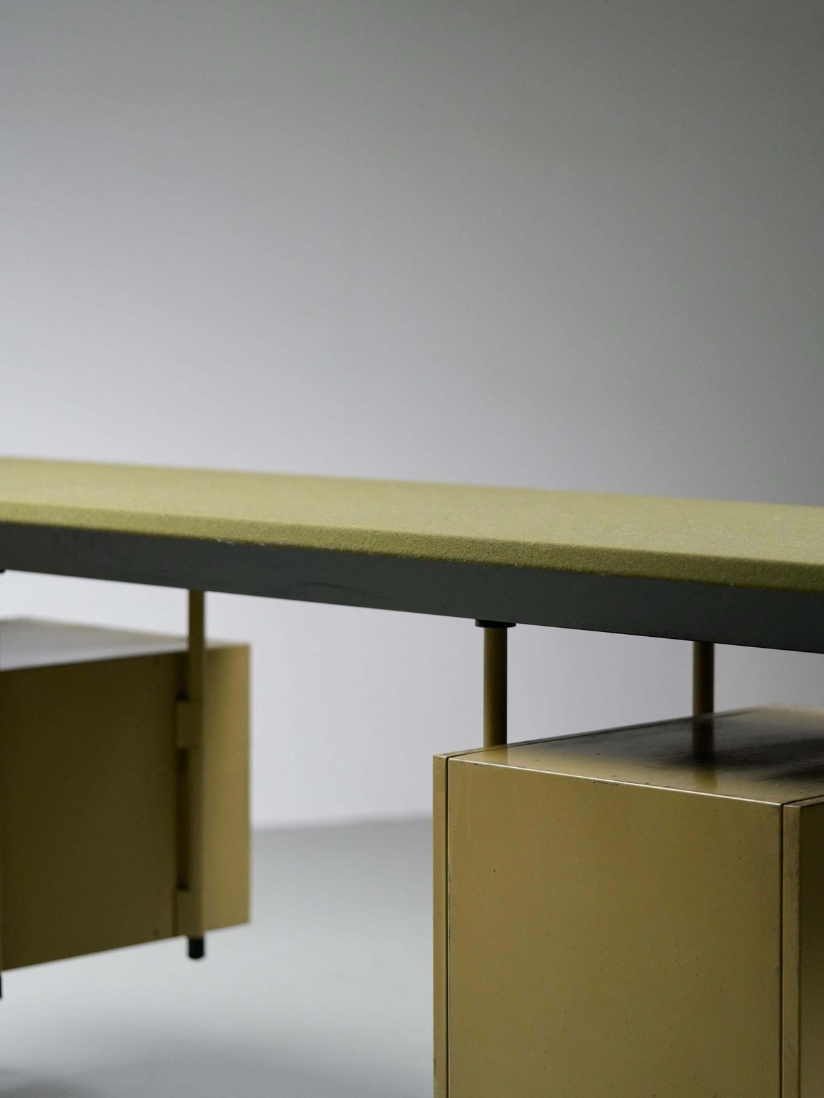 photo vinterior Studio Bbpr For Olivetti "Spazio" Desk With An Olive Felt Top, Italy, 1960's