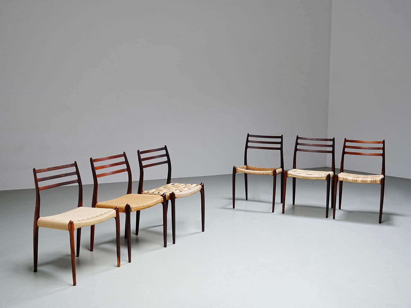 Set Van 6 Niels Otto Møller Stoelen In Hout, Denemarken, Jaren 1960 photo Meubels
