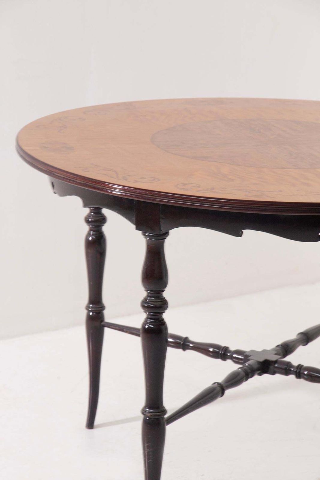 Elegant Italian Chiavarino Table With Inlaid Wood Or Grand Foyer photo for sale