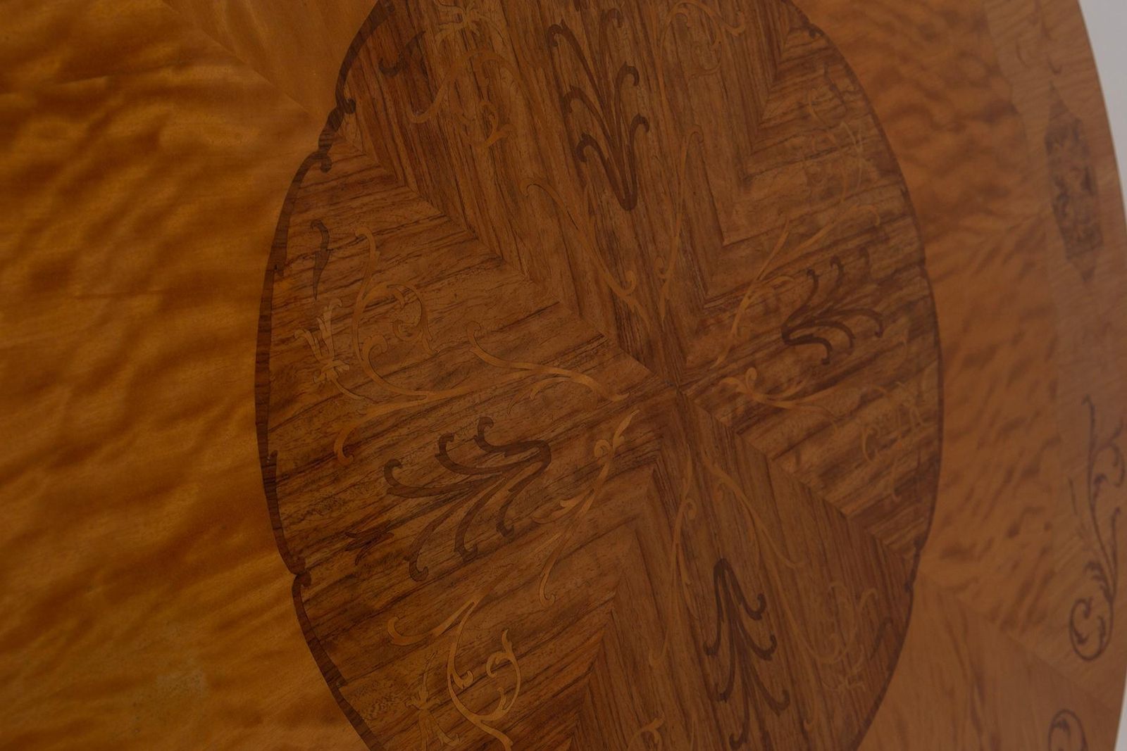 Elegant Italian Chiavarino Table With Inlaid Wood Or Grand Foyer photo vinterior