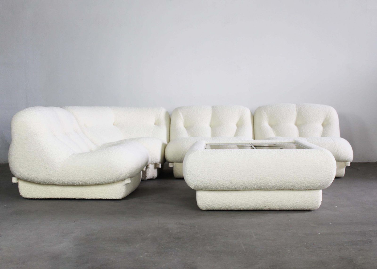 Rino Maturi Nuvolone Living Room Set In White Boucle By Mimo Padova 1970s Italy photo for sale