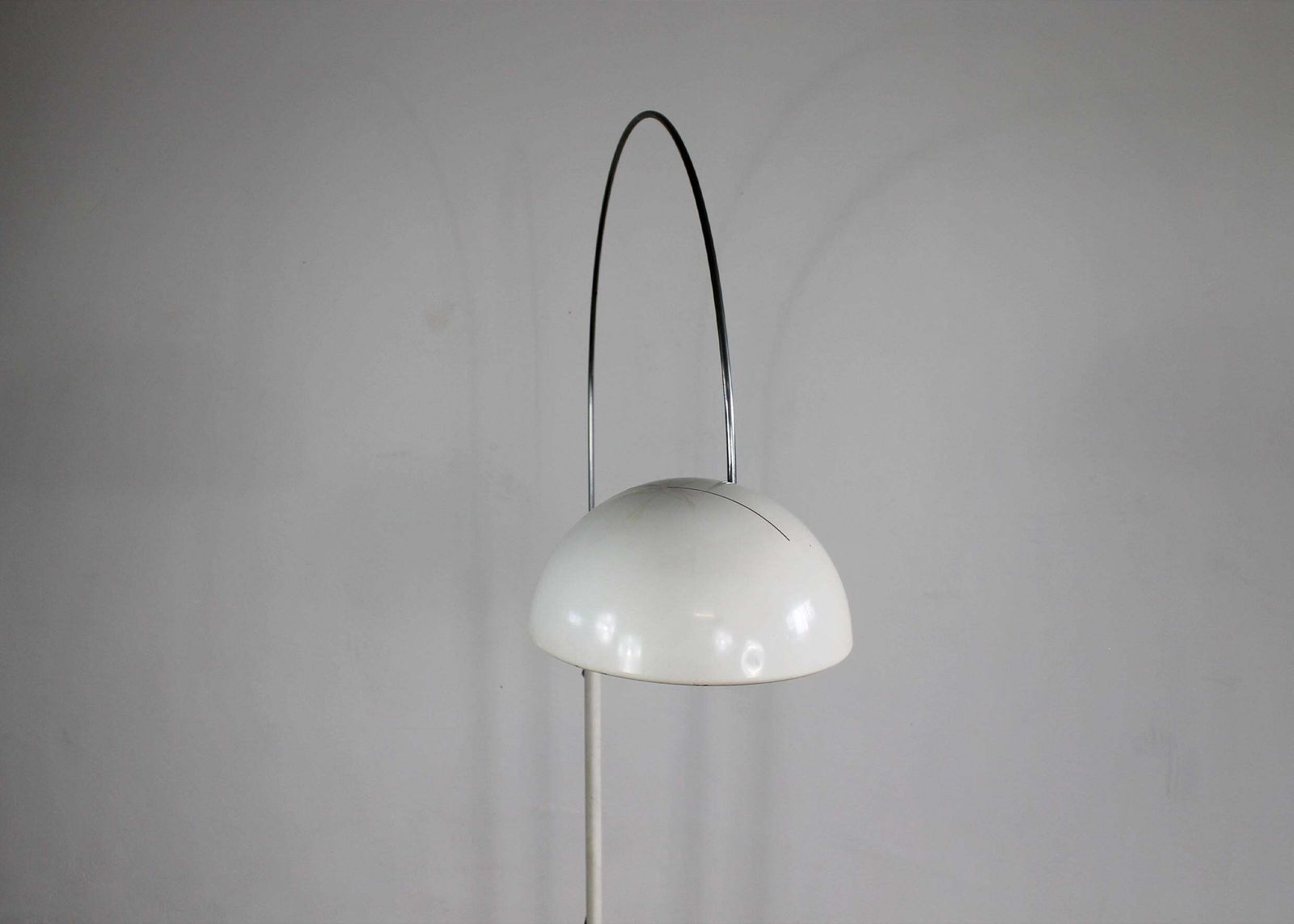 Joe Colombo Coupè 3320r Floor Lamp In White Lacquered Metal By Oluce 1967 Italy photo Lighting