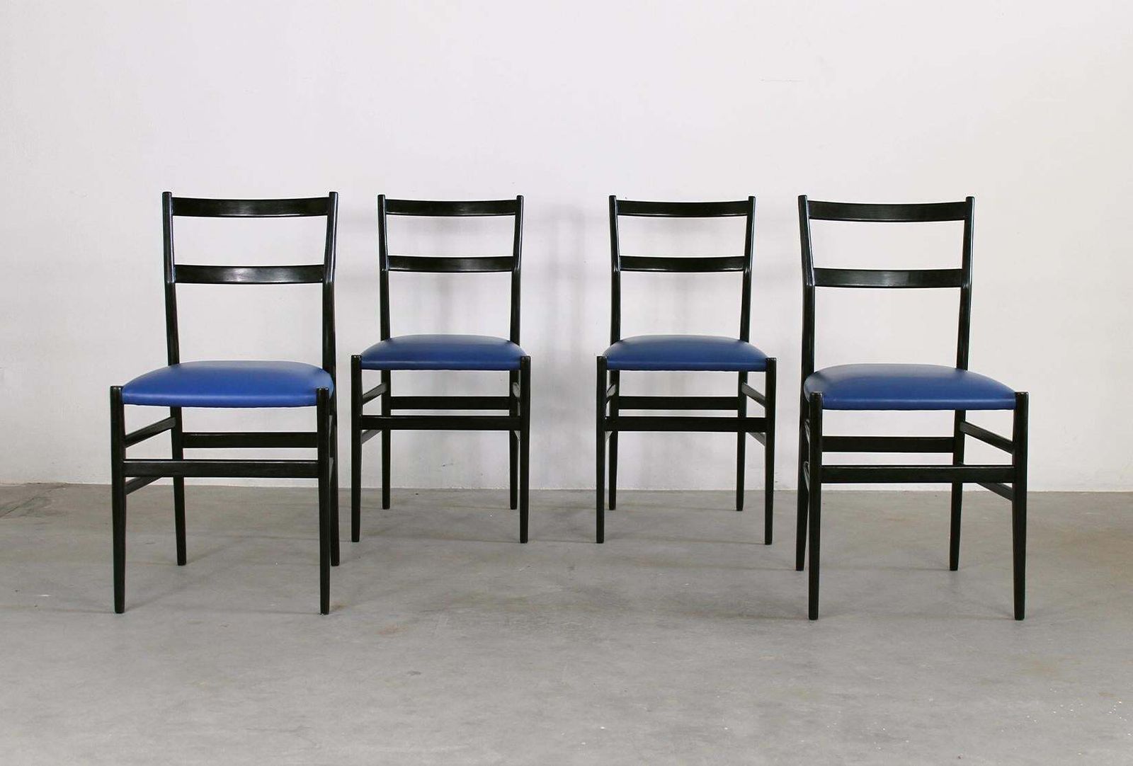 Gio Ponti Set Of Four Leggera Dining Chairs By Cassina 1951 Italy photo 5227.0