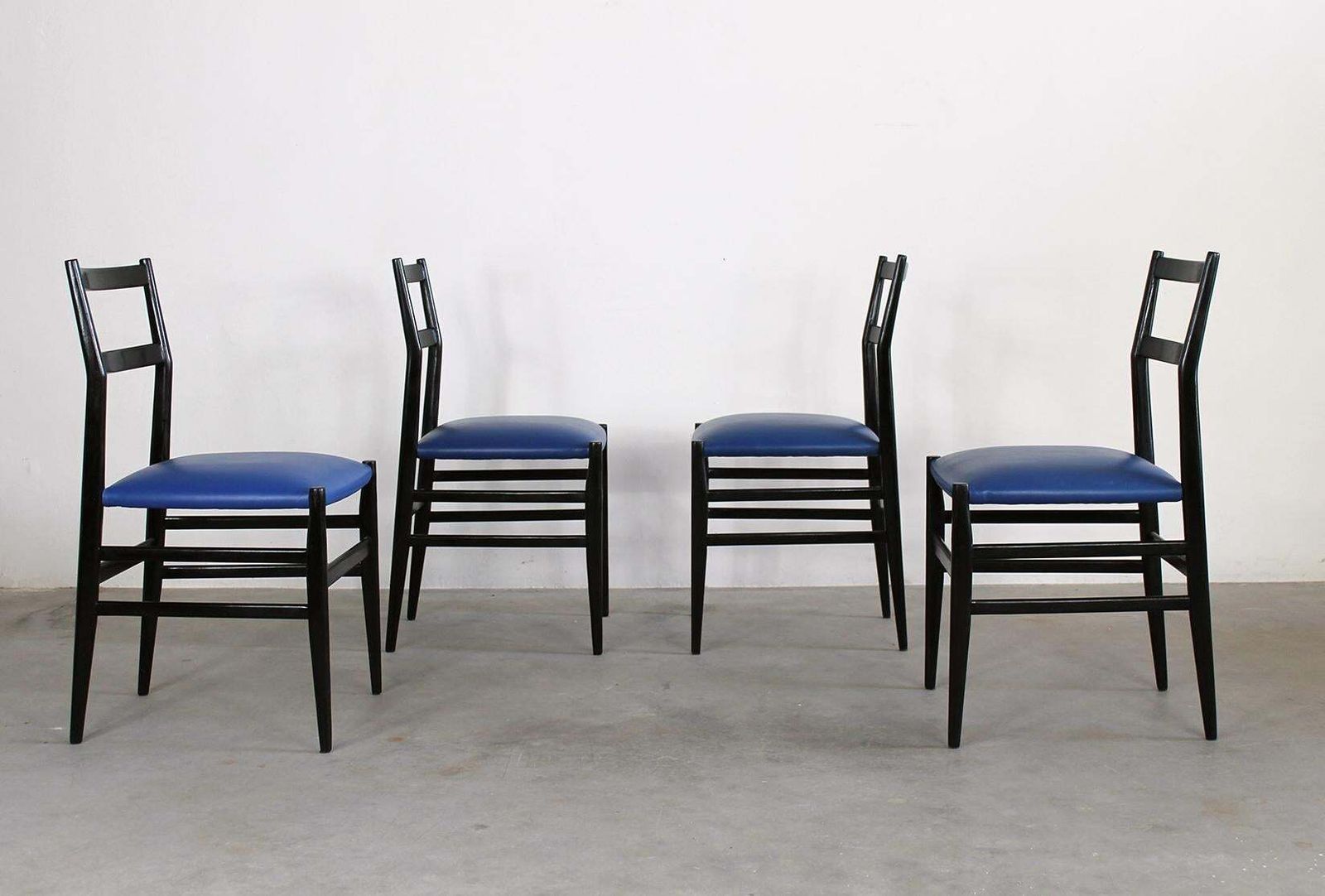 Gio Ponti Set Of Four Leggera Dining Chairs By Cassina 1951 Italy photo buy
