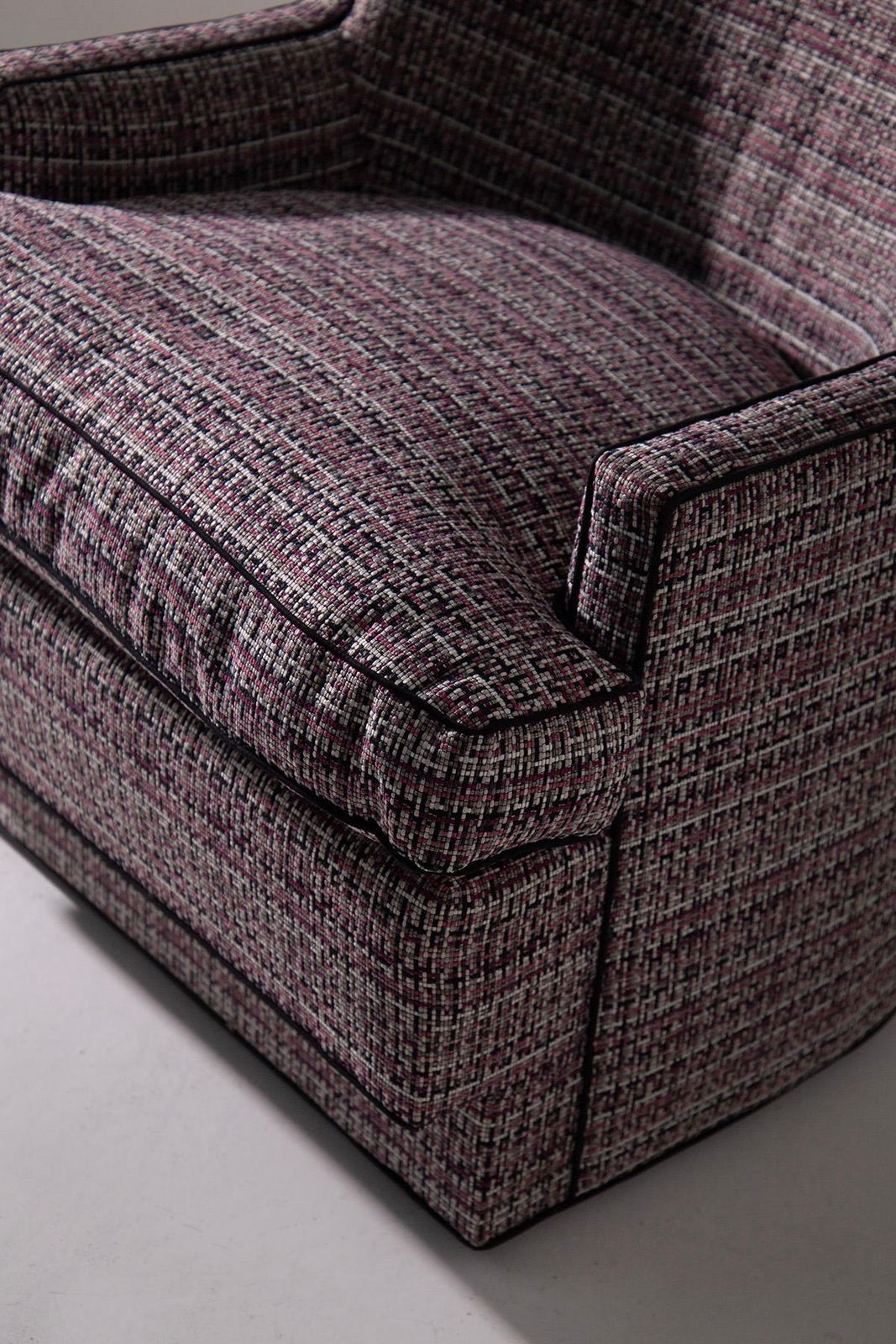 photo vintage Hollywood Regency Style Armchair And Ottoman Set