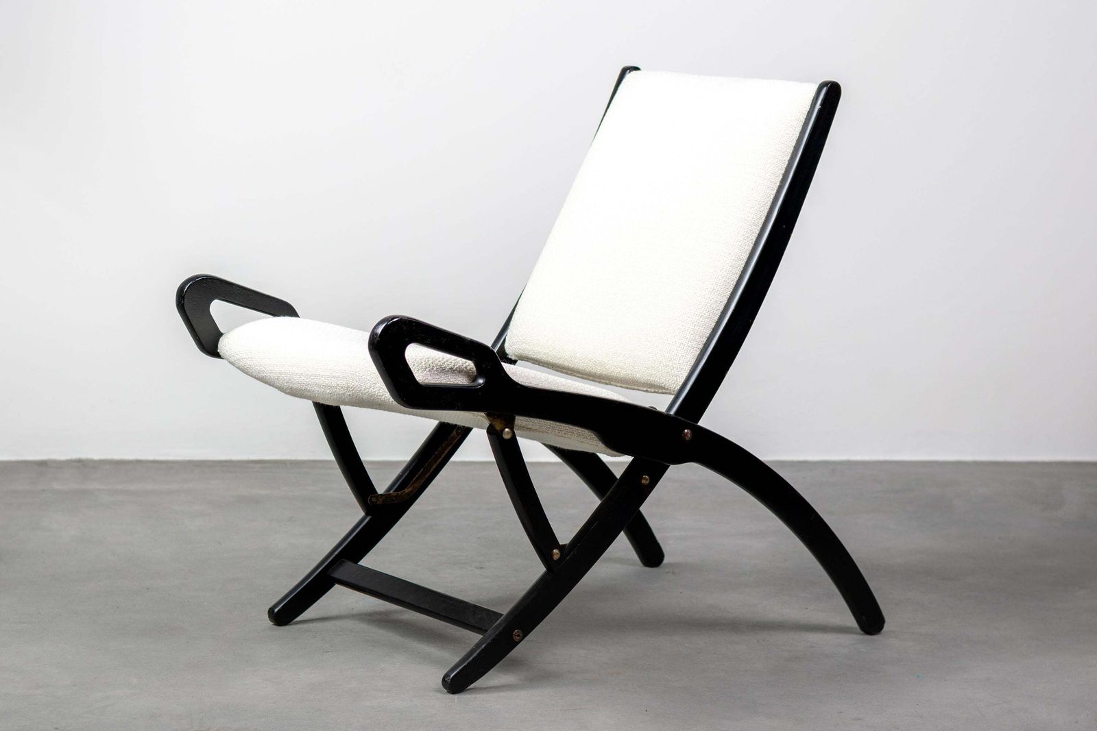 Gio Ponti Ninfea Folding Chairs In Wood And White Fabric By Reguitti 1960s Italy photo furniture