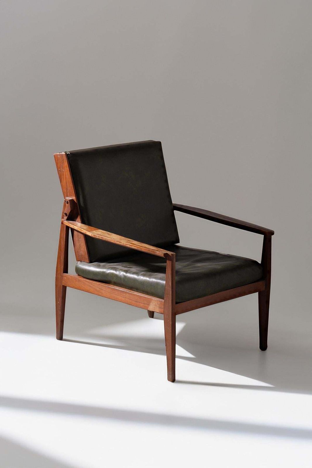 Furniture Italian Vintage Pair Of Dark Green Leather Armchairs photo
