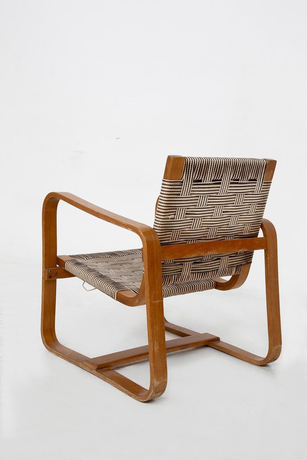 photo furniture Set Of Chairs And Ottoman By Giuseppe Pagano