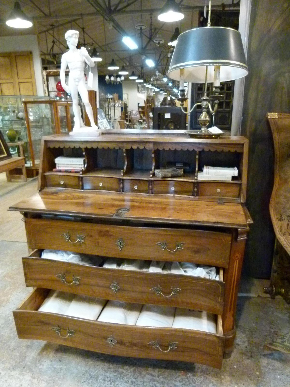 photo vintage Walnut Secretary In Louis XVI Style
