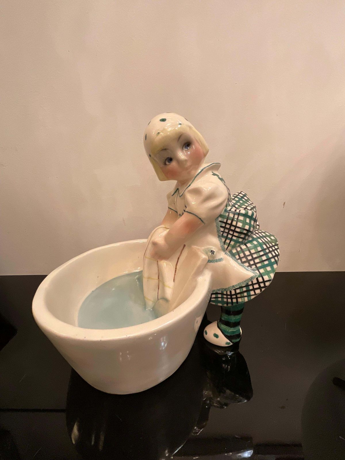 Essevi    Ceramica Raffigurante Lavandaia   Datata 1937   Italy photo for sale