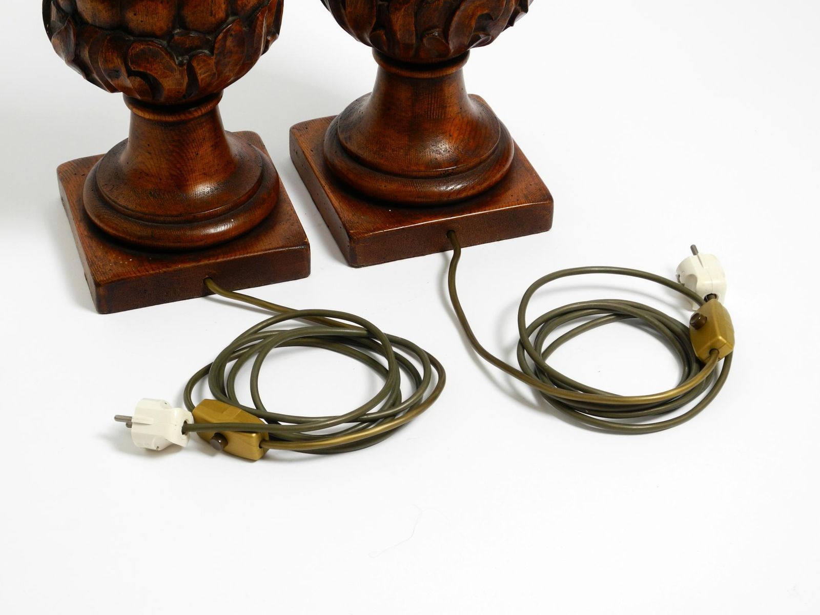 photo furniture Pair Of Large Mid Century Modern Pineapple Table Lamps Made Of Stained Pinewood