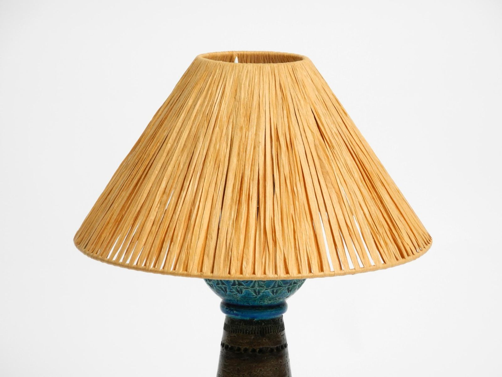 photo vintage Beautiful 1960s Rimini Blue Ceramic Table Lamp By Aldo Londi For Bitossi Italy