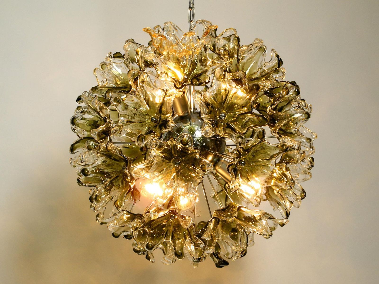 photo vintage Large Unique Italian Xxl 1960s Pendant Lamp With Murano Glass Flowers By Veart