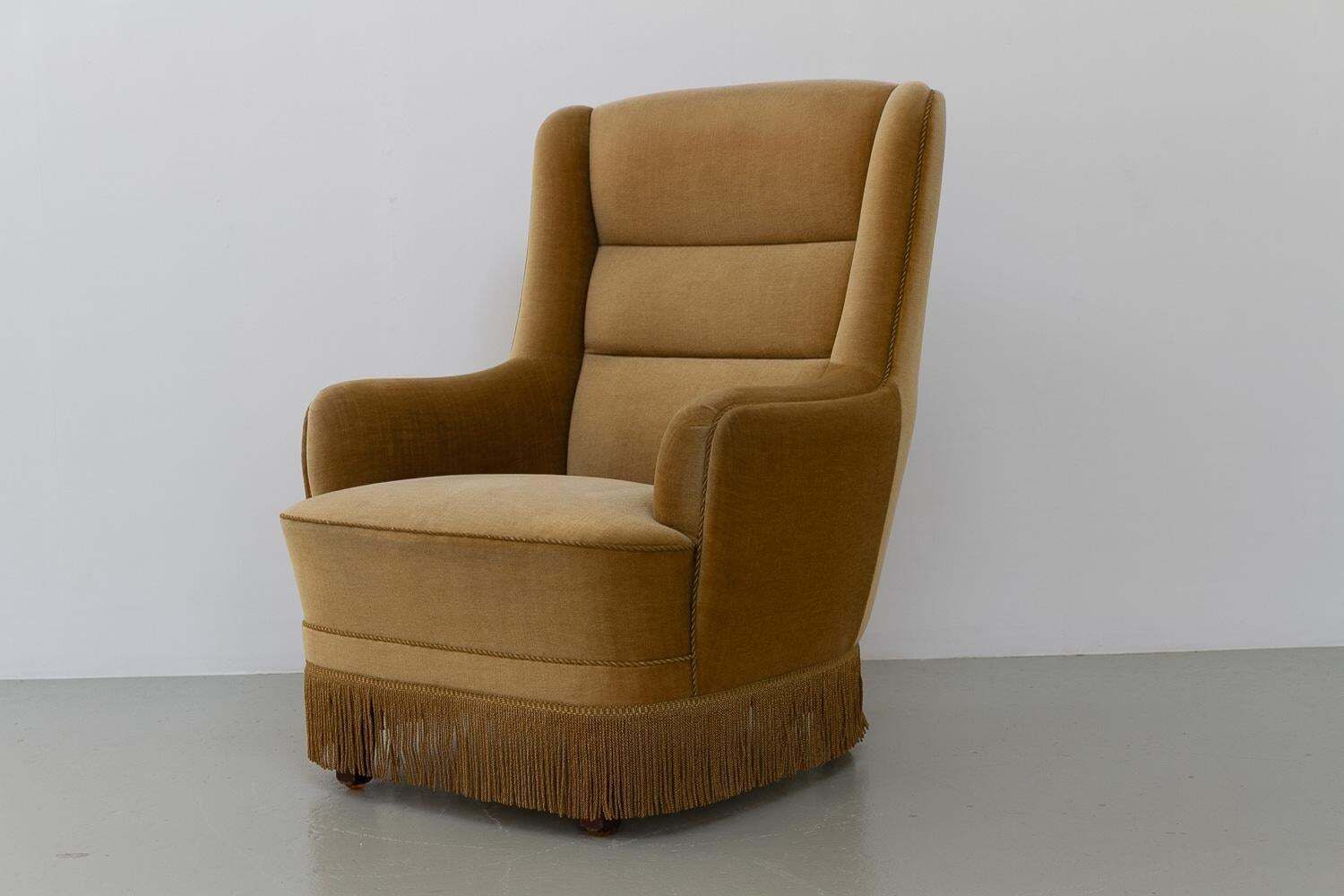 photo vinterior Danish Mid Century Velvet Lounge Chair, 1960s.