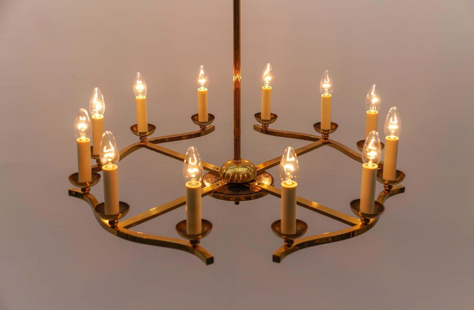 photo vintage Amazing Huge Chandelier In Brass, Vereinigte Werkstätten München, 1950s Germany