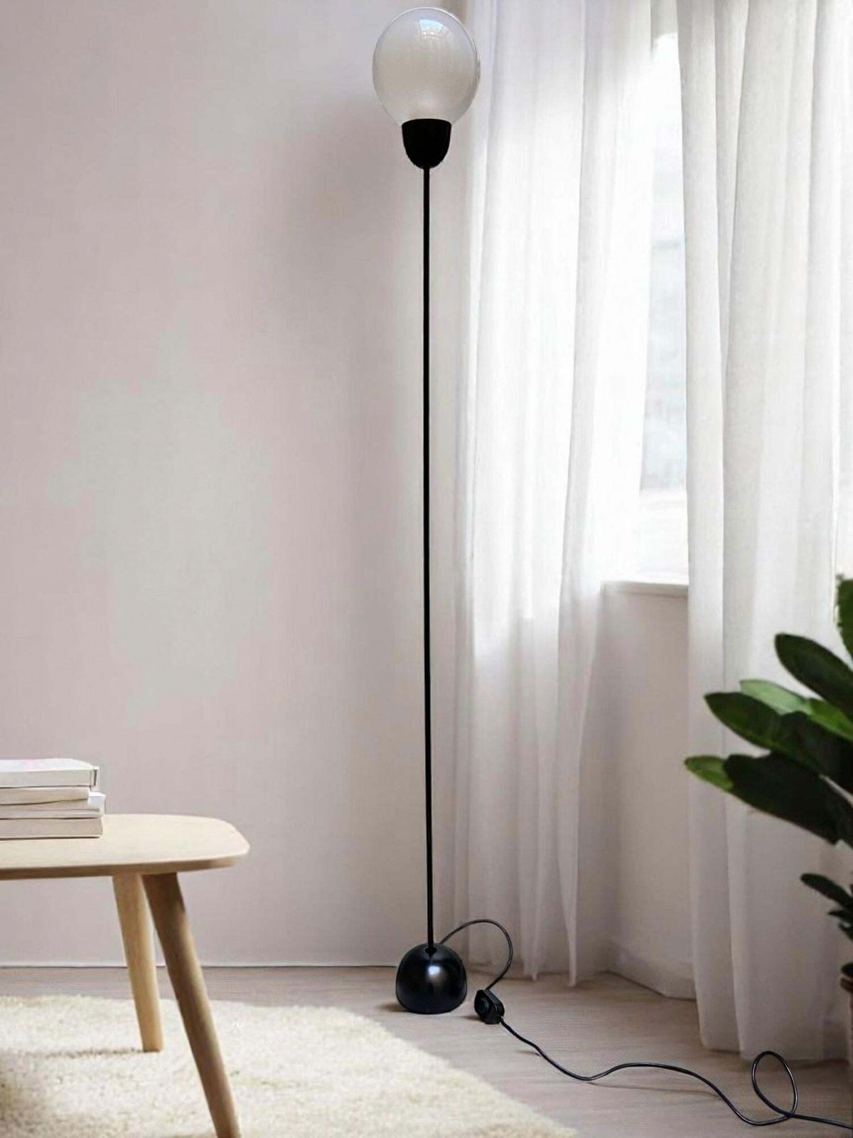 Black Metal Street Lamp Floor Lamp, Italy 1970s photo 354.0