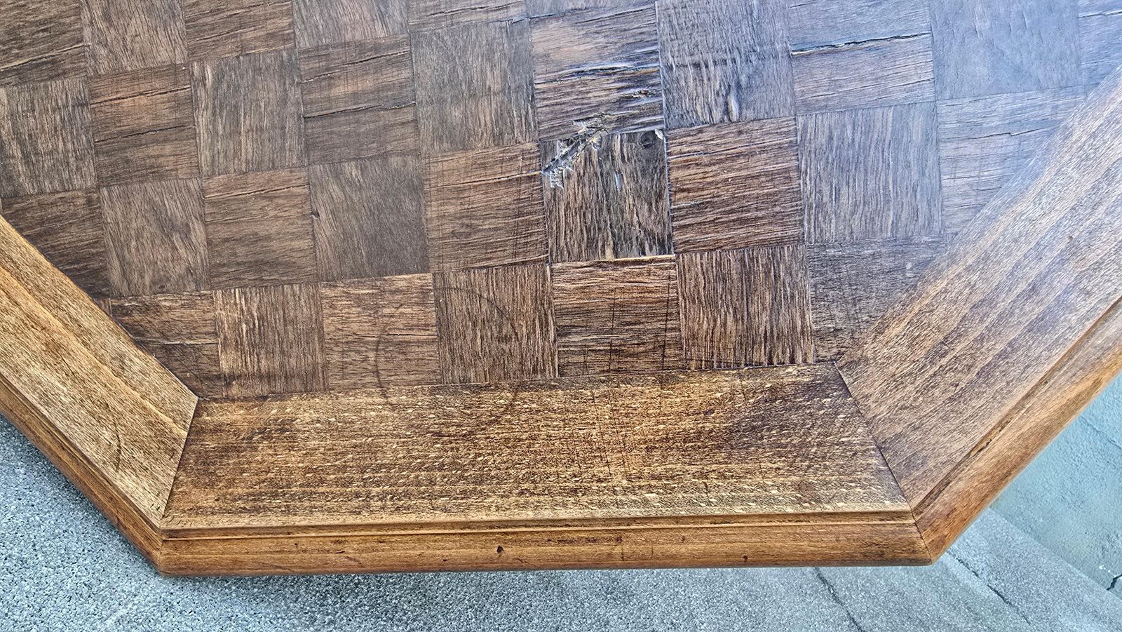 photo vinterior 19th Century Italian Table With Carved Female Sphinxes And Lions