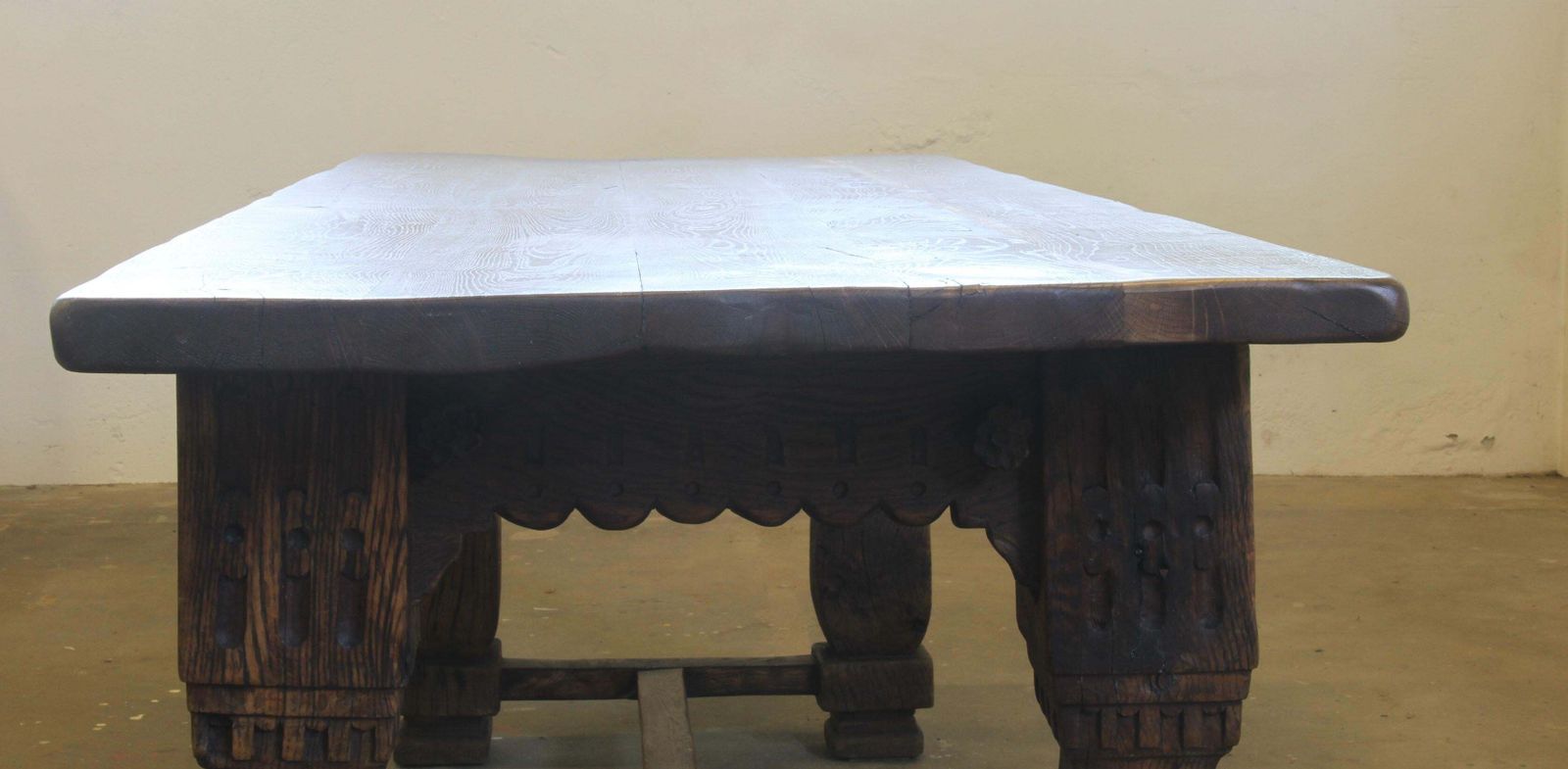 photo furniture Large 17th Century Jacobean Style Baroque Farmhouse Refectory Table – Early 1900