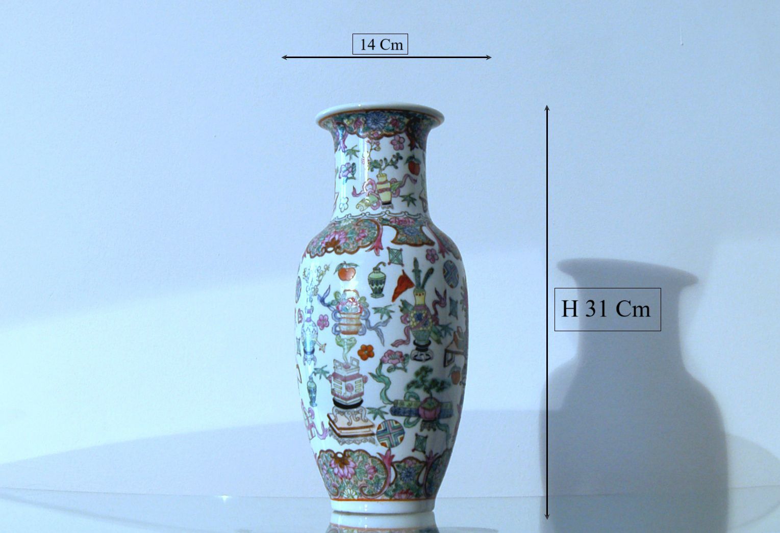 Porcelain Vase Qing Dynasty   20th Century photo for sale