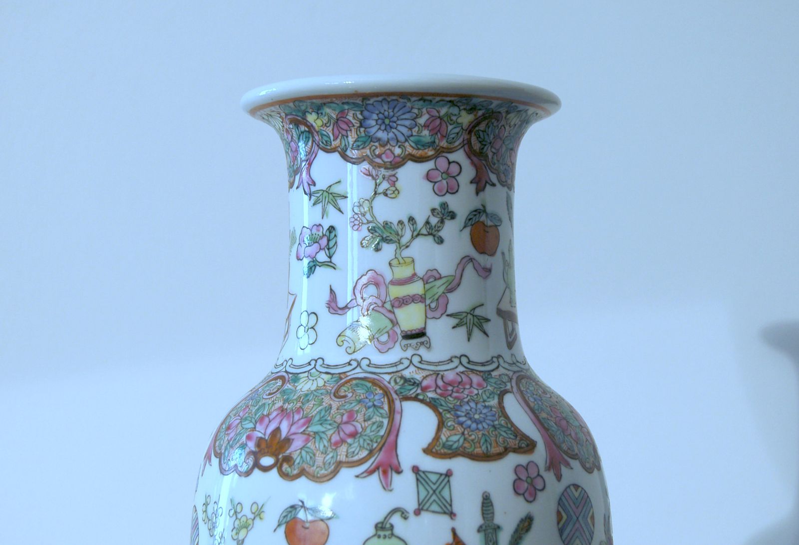 Porcelain Vase Qing Dynasty   20th Century photo furniture