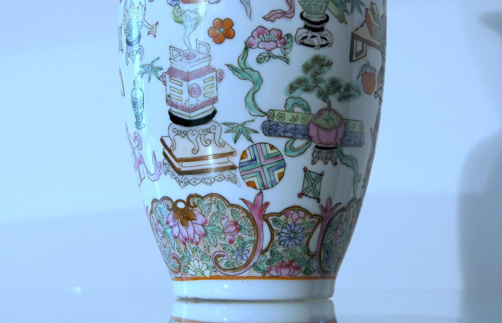Porcelain Vase Qing Dynasty   20th Century photo vinterior