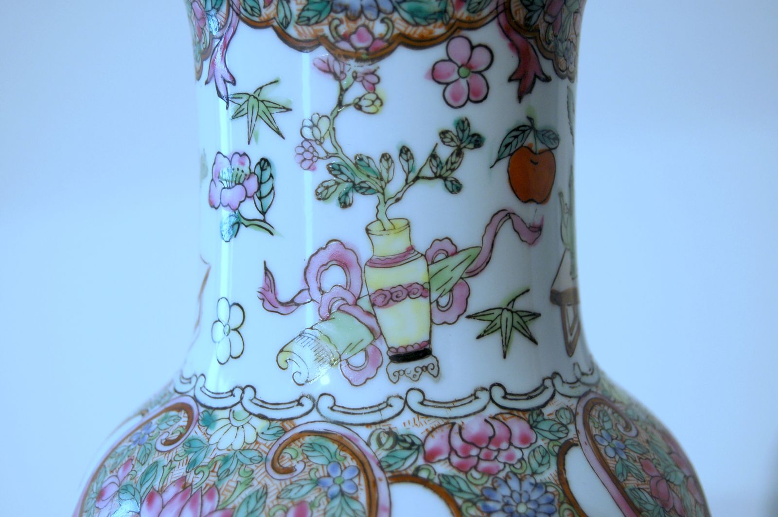 Porcelain Vase Qing Dynasty   20th Century photo Home Decor