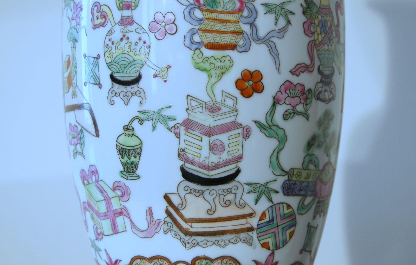 photo furniture Porcelain Vase Qing Dynasty   20th Century