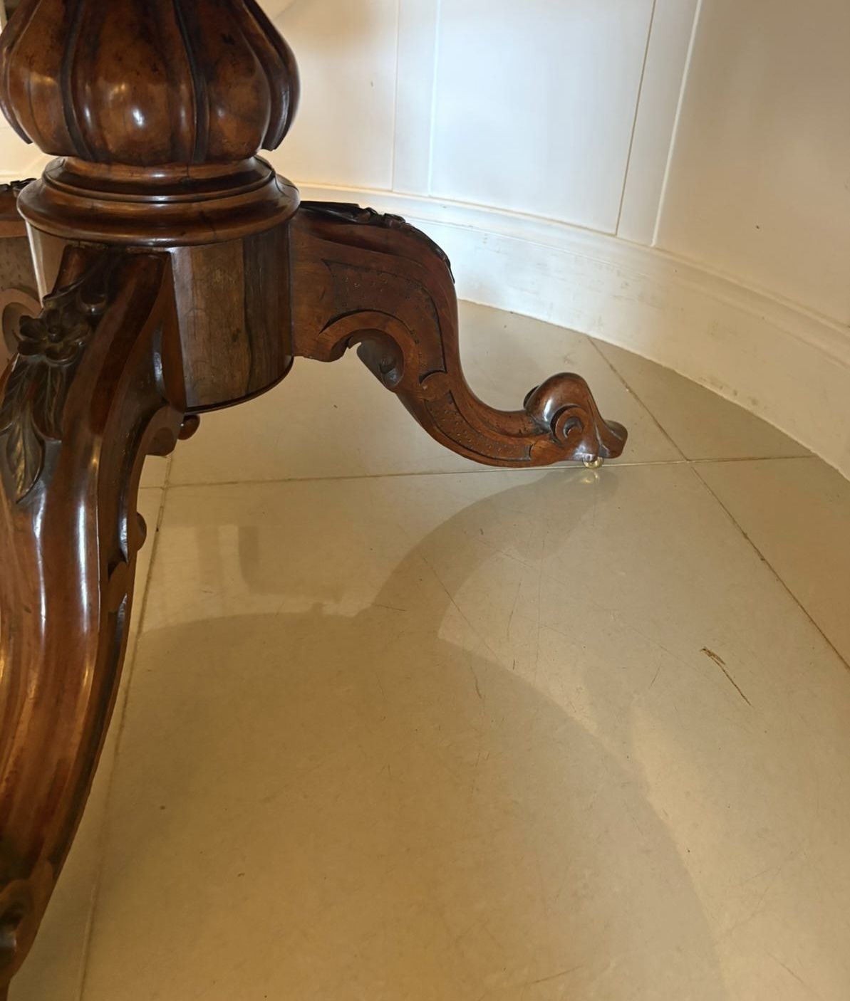 Antique 19th Century Quality Carved Rosewood Circular Dining Table photo 3450.0