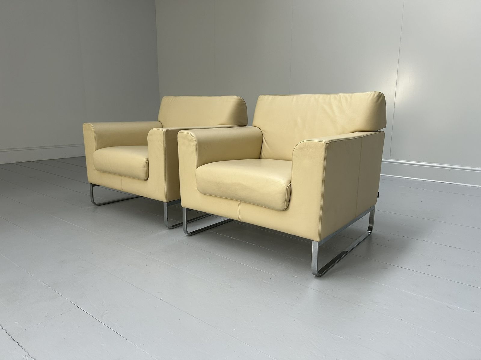 Pair Of Walter Knoll “Morgan 465” Armchairs – In Cream Leather