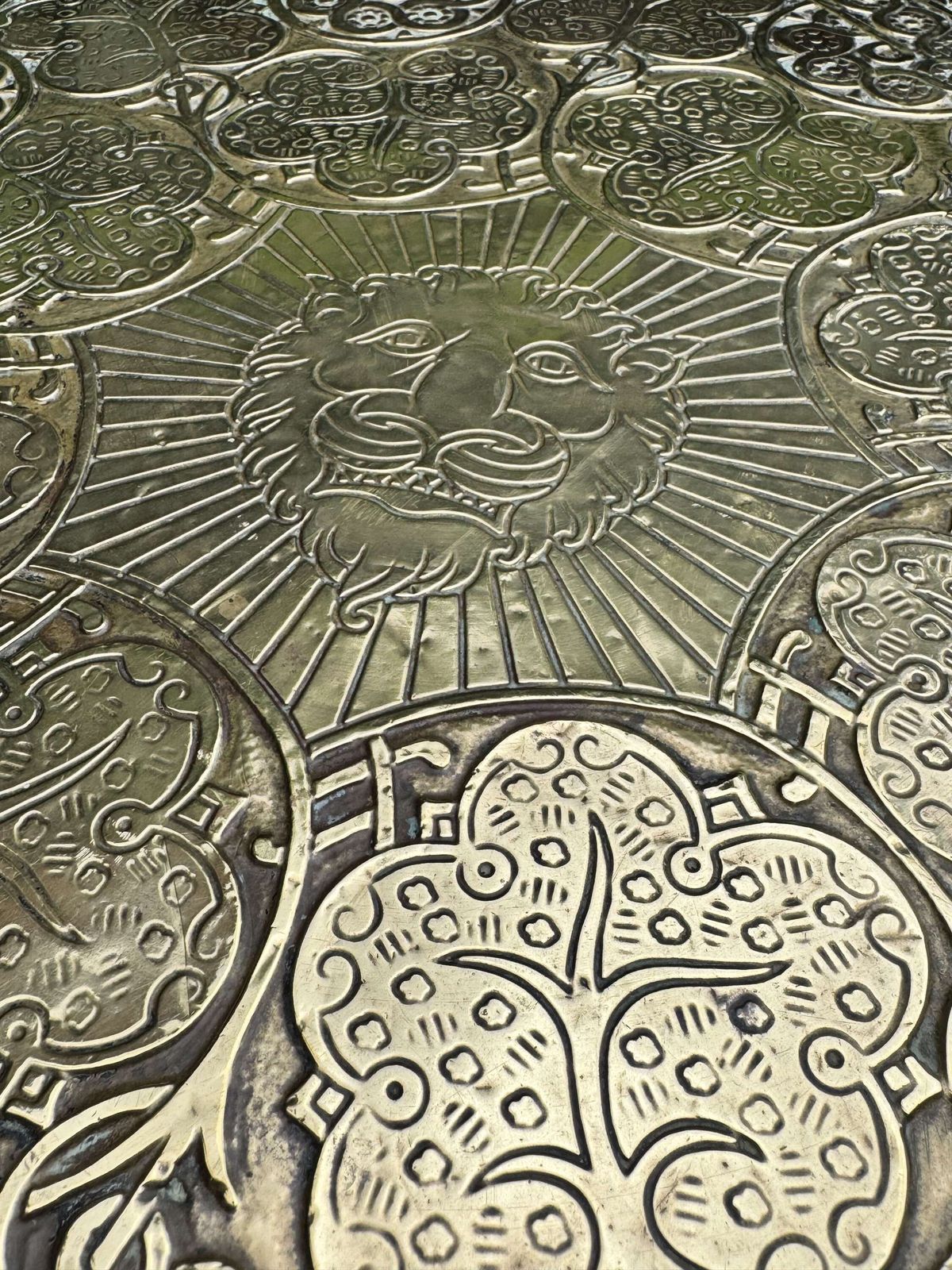 Antique Moorish Brass Table – Hand Etched Lion Design – Tripod Wooden photo vintage