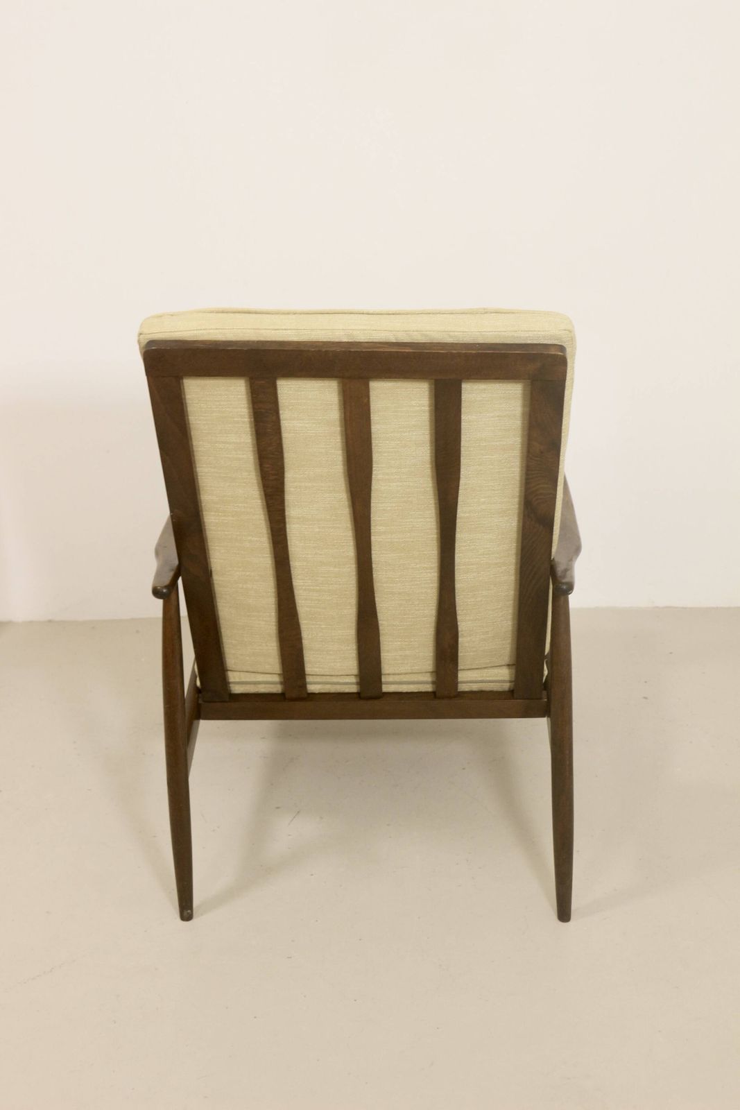 1960s Scandinavian Armchair With Curved Armrests. photo 560.0