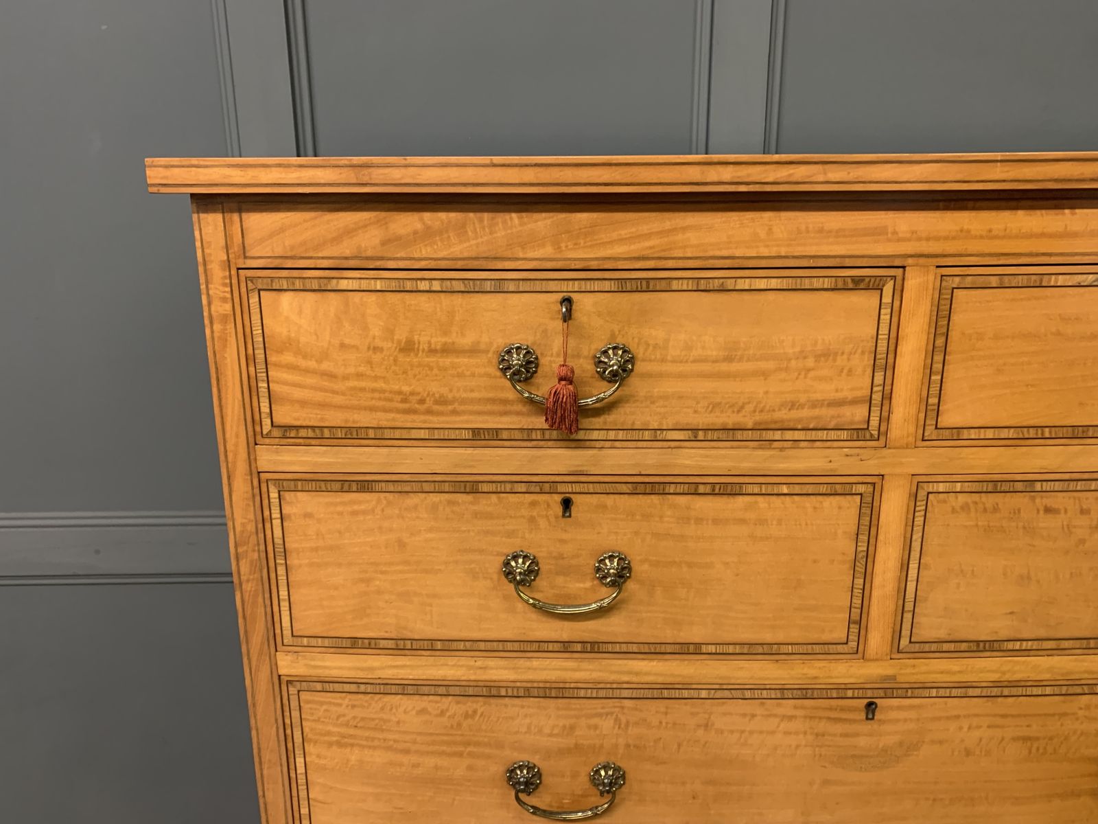 photo vinterior Inlaid Satinwood Tallboy, 1900s