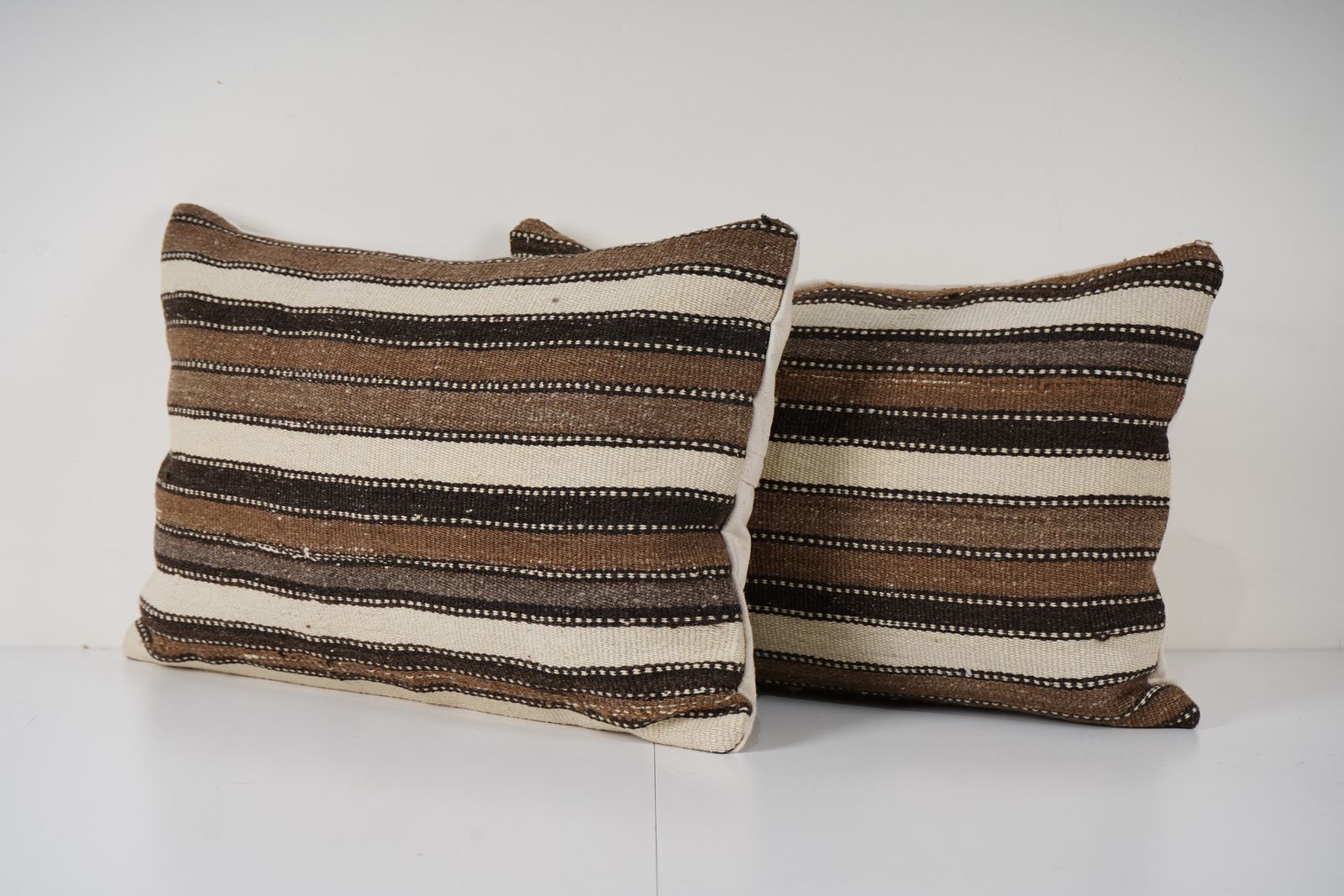 Minimalist Style Hemp Pillow With Original Details, Set Of Two Lumbar Kilim Pillow photo Textiles