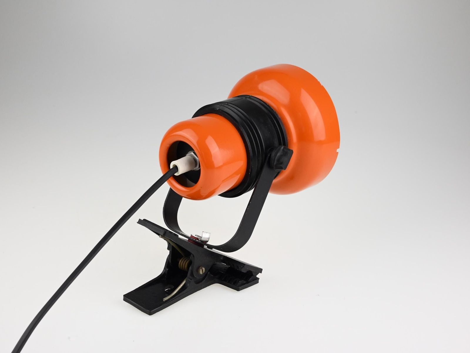 Mid Century Desk Lamp, Clip On Lamp, Desk Metal Lamp, Table Lamp, Desk Lamp, Bedside Lamp, Mid Century Lamp, Orange Lamp, Table Light photo vintage