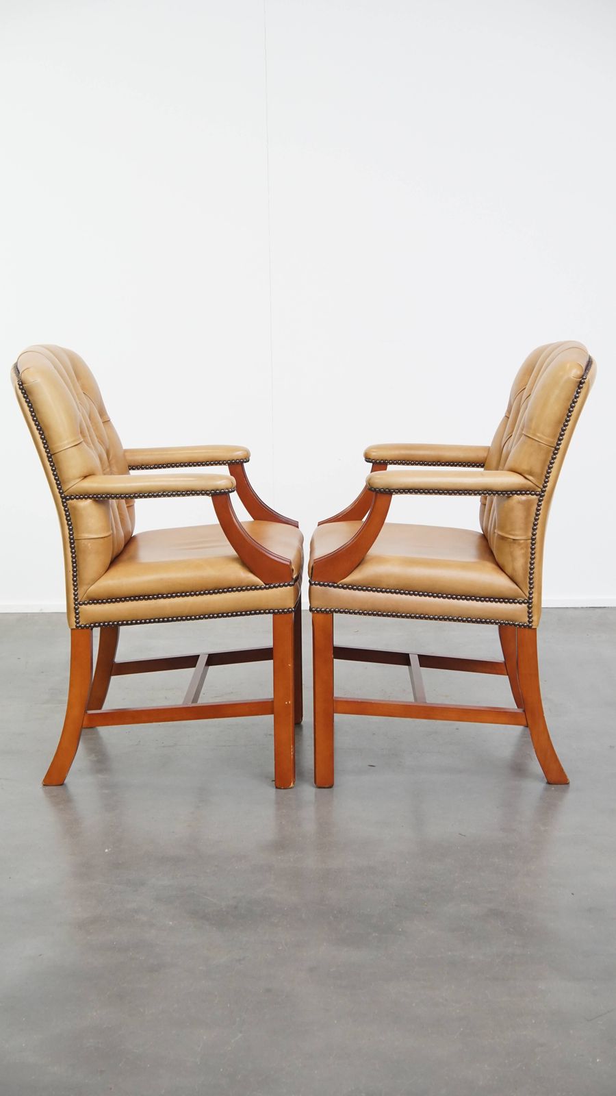 Set Of 5 Beautiful And Luxurious Cowhide Chesterfield Dining/Meeting Chairs In A Light Cognac Color photo for sale