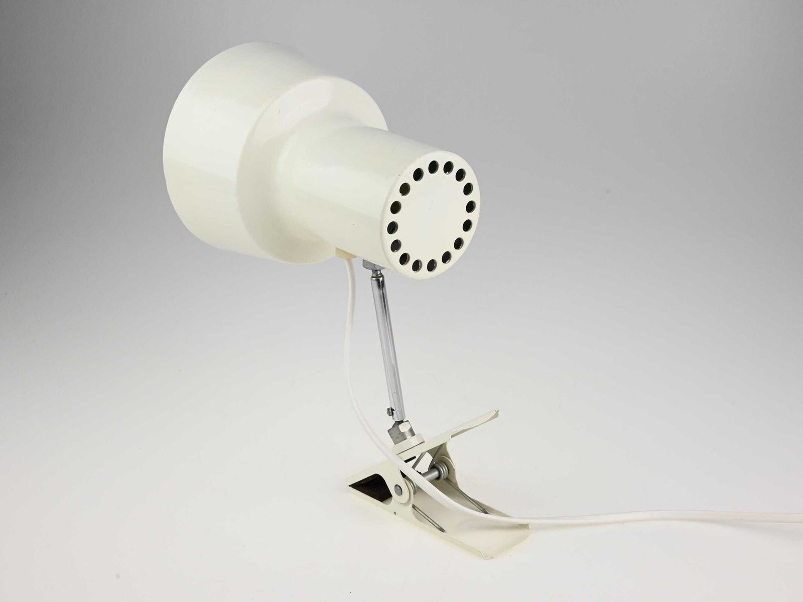 Vintage White Clip On Lamp, Mid Century Desk Lamp, Metal Lamp, Table Lamp, Desk Lamp, Clip On Lamp, Mid Century Lamp, White Lamp photo vinterior