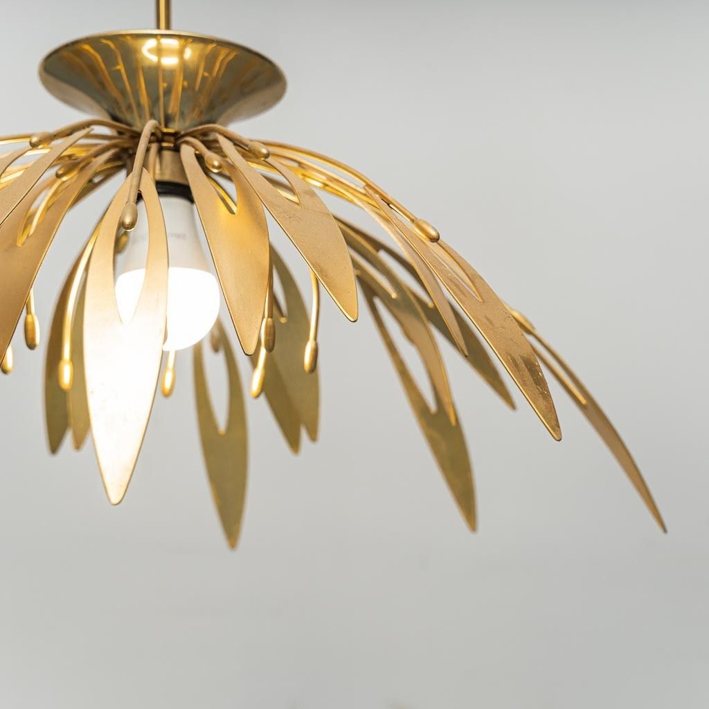 1970s Vintage Modern Brass Flower Shaped Chandelier photo vinterior