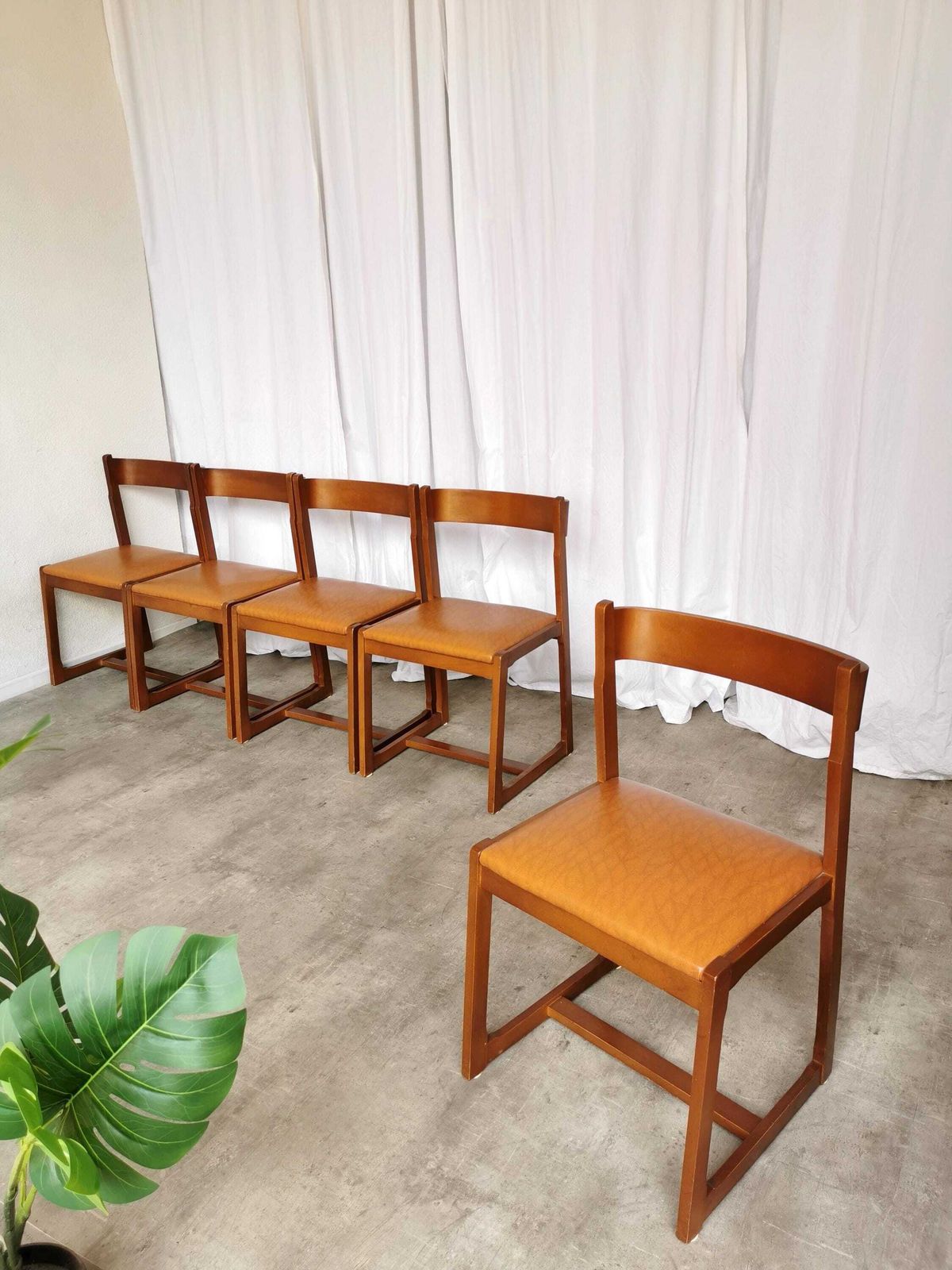 1 Of 5 Vintage Dining Chairs / 1970s Mid Century Wooden Sculptural Design With Brown Caramel Faux Leather Seats / Italian Modernist Design