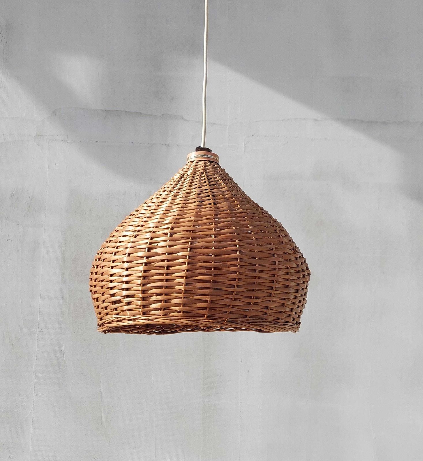 Wabi Sabi Pendant Lamp, Vintage Wicker Pendant Lamp, Mid Century Pendant Lamp / Minimalist Pendant Light, Natural Pendant Lamp, 1970s photo Lighting
