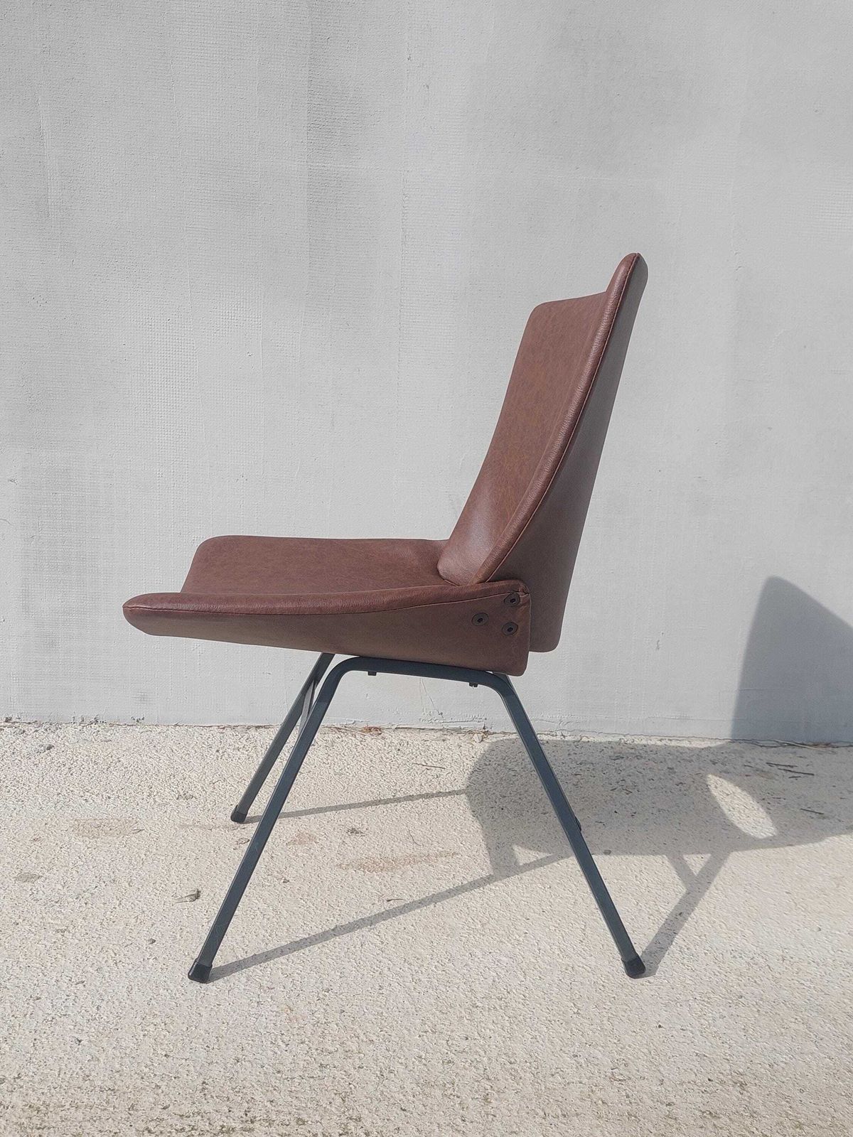 photo furniture Industrial Designer Chair, Industrial Style, Shell Lounge Chair, Retro Lounge Chair, Mid Century Modern Office Chair, Niko Kralj, 1970's