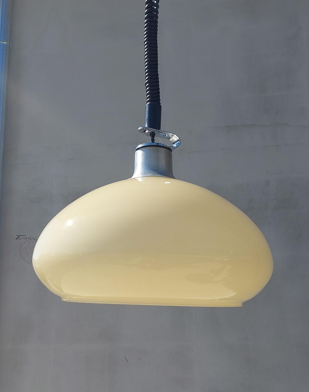 Retro Pendant Light / Retro Ceiling Light / Retro Lighting / Ufo Pendant Light / Space Age /Space Age Pendant Lamp / Mcm Pendant Light /70's photo furniture