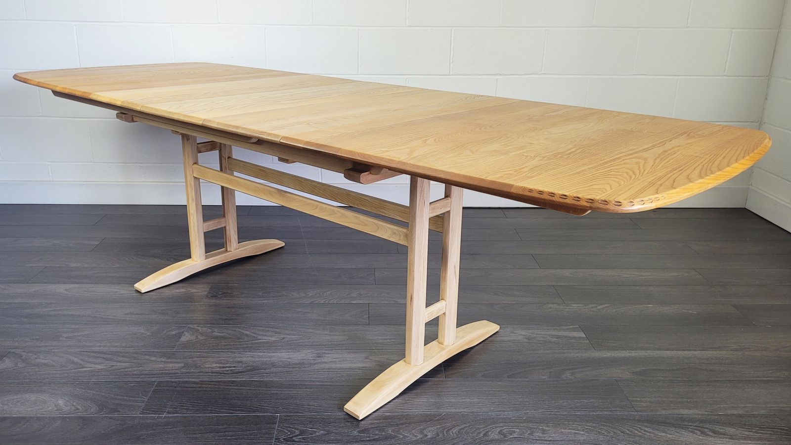 Ercol Burford Grand Extending Dining Table, 1990s