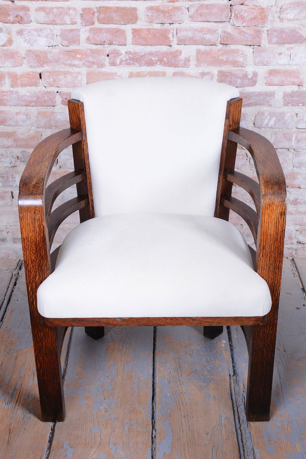 Set Of Four Restored Art Deco Armchairs, By O. Wagner, Oak, Austria, 1910s photo vinterior