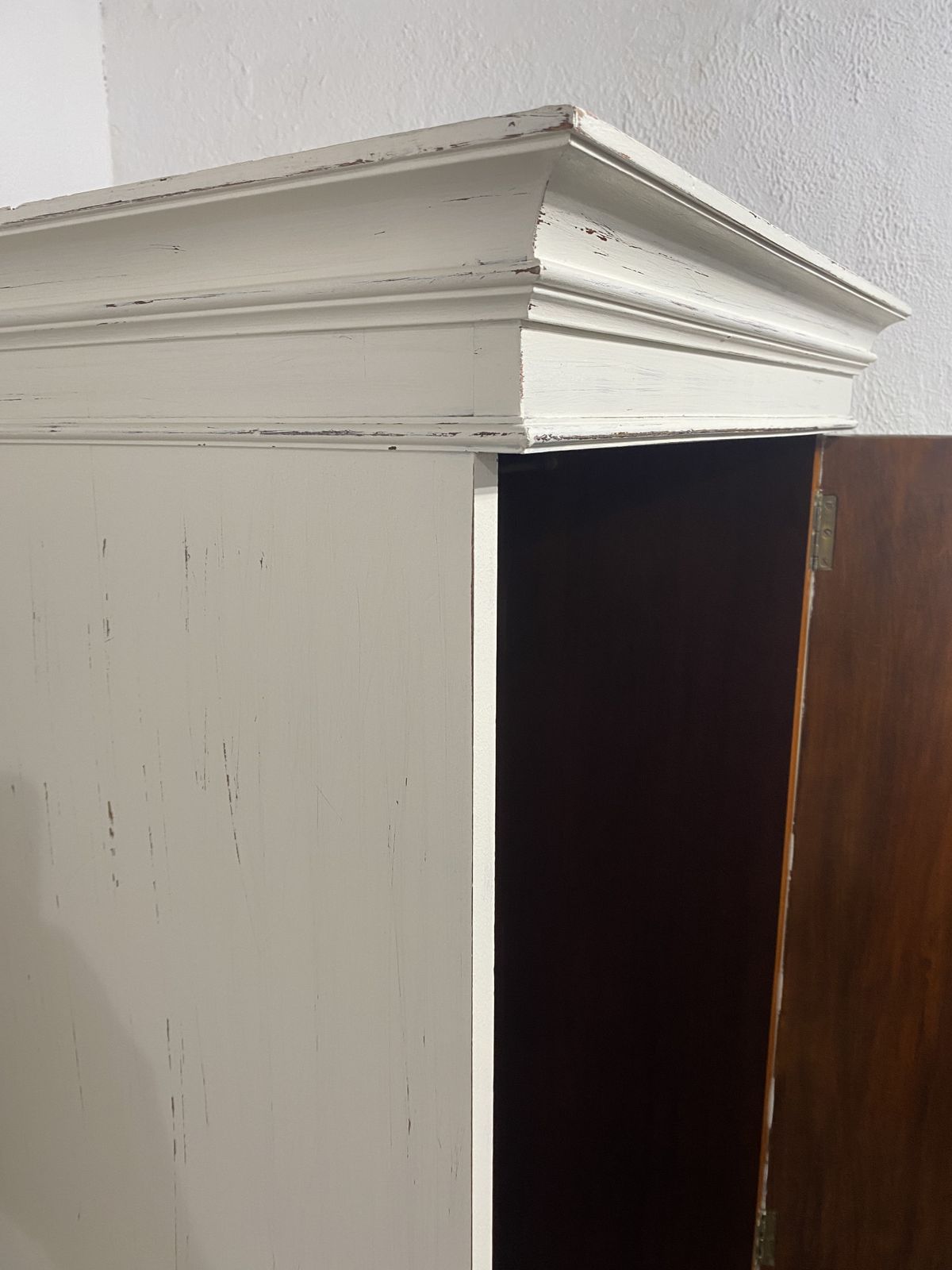 Single Distressed Painted Wardrobe photo 275.0