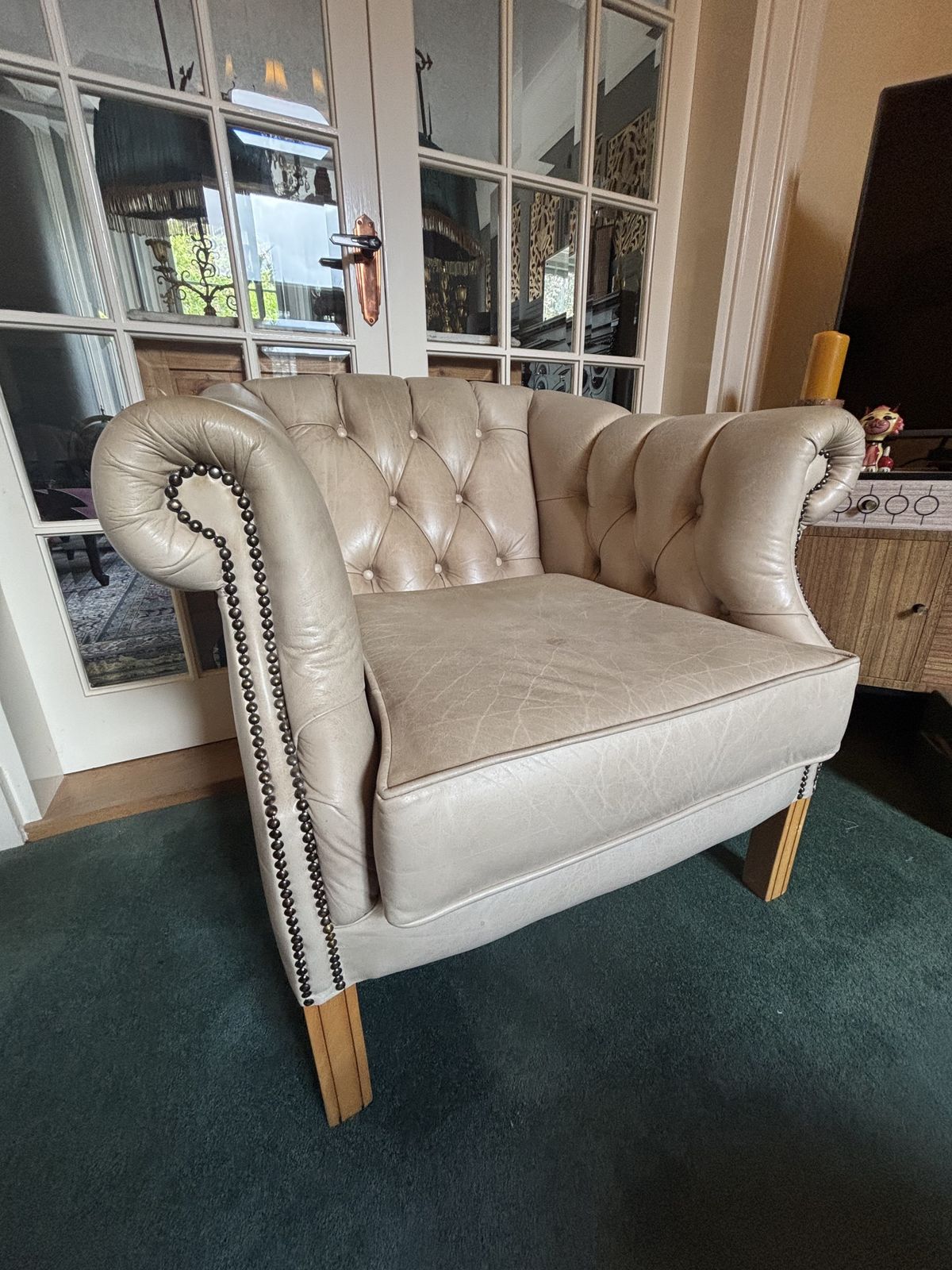 Cream Chesterfield Style Leather Armchair photo Furniture