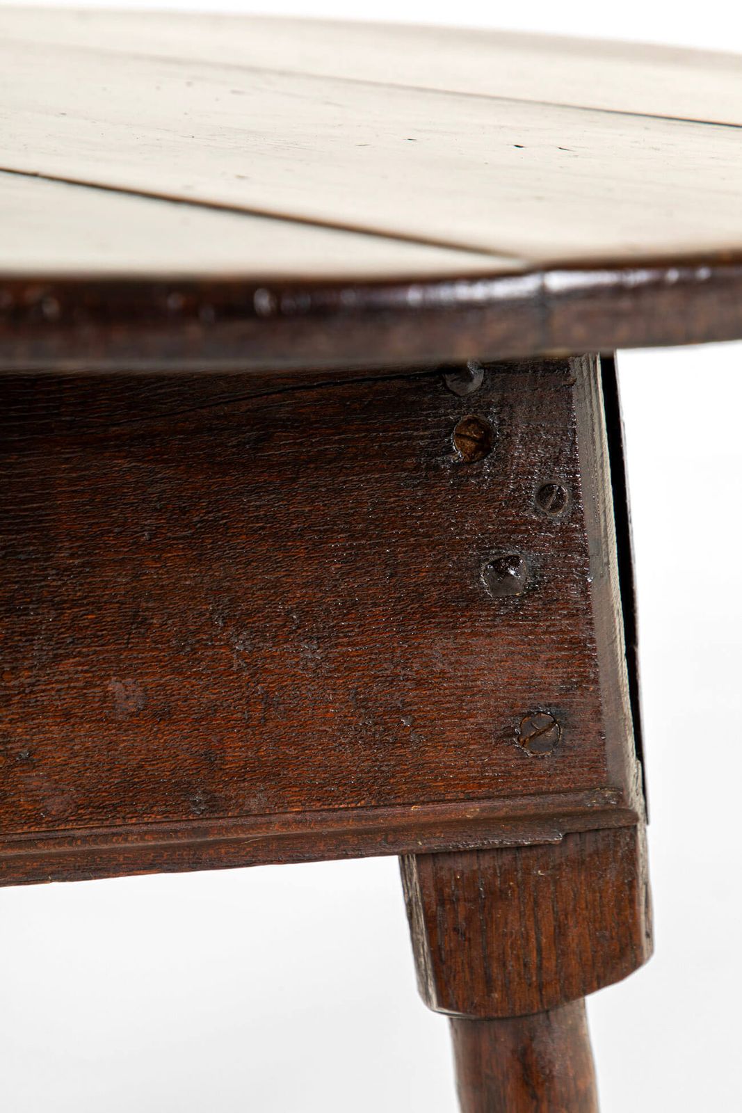 photo furniture 18th Century Oak Cricket Table