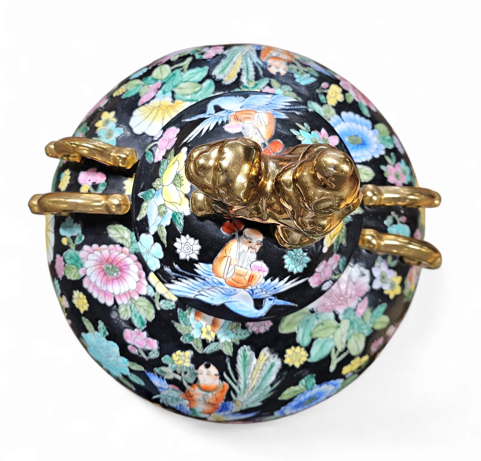 photo furniture Large Famille Noir Chinese / Porcelain Ginger Jar / Hand Painted / Mille Fleur
