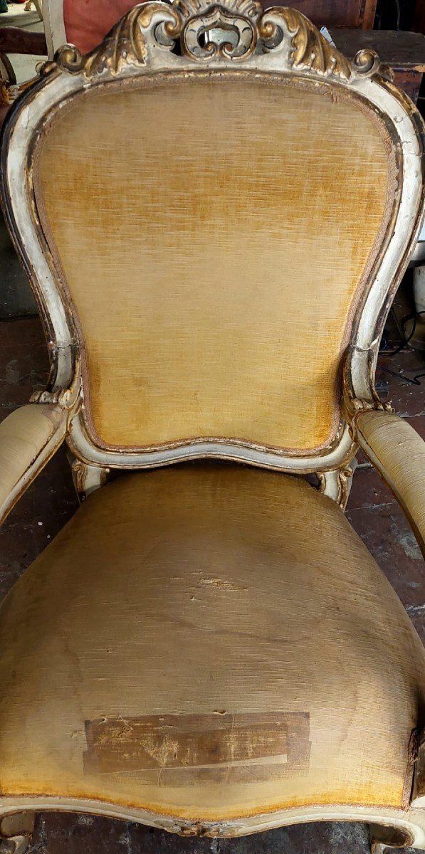 831.0 18th Century Antique Lacquered And Gilded Carved Wooden Armchair photo